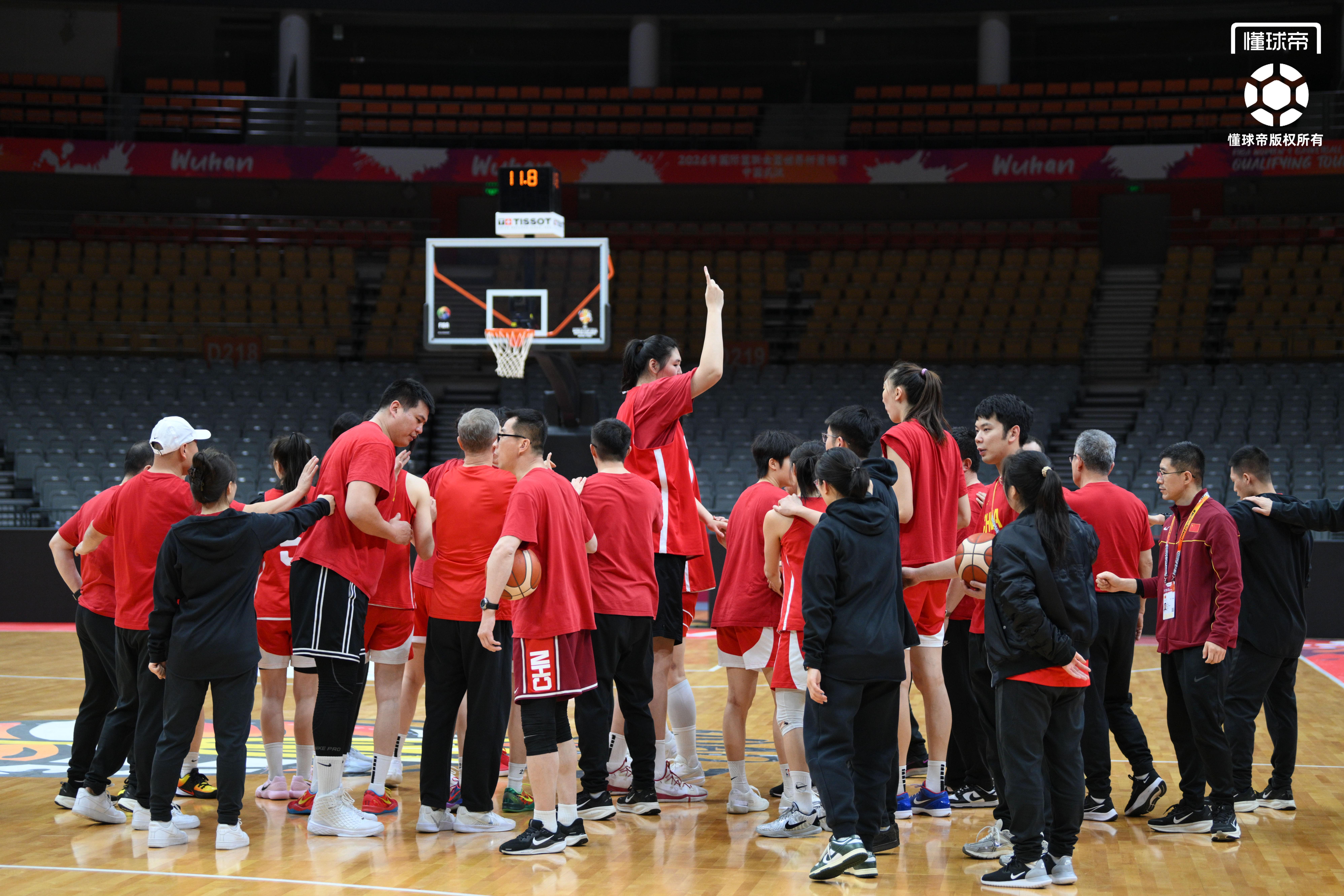 九游体育-中国女篮世预赛最后一练，王治郅到场观看&amp;amp;全队精神饱满